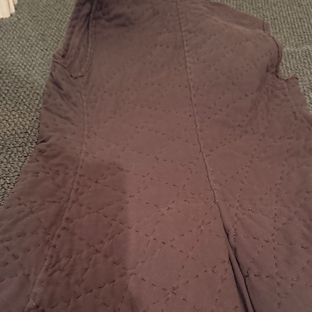 Elegant Quilted Sleeveless Coat - Picture 7 of 7